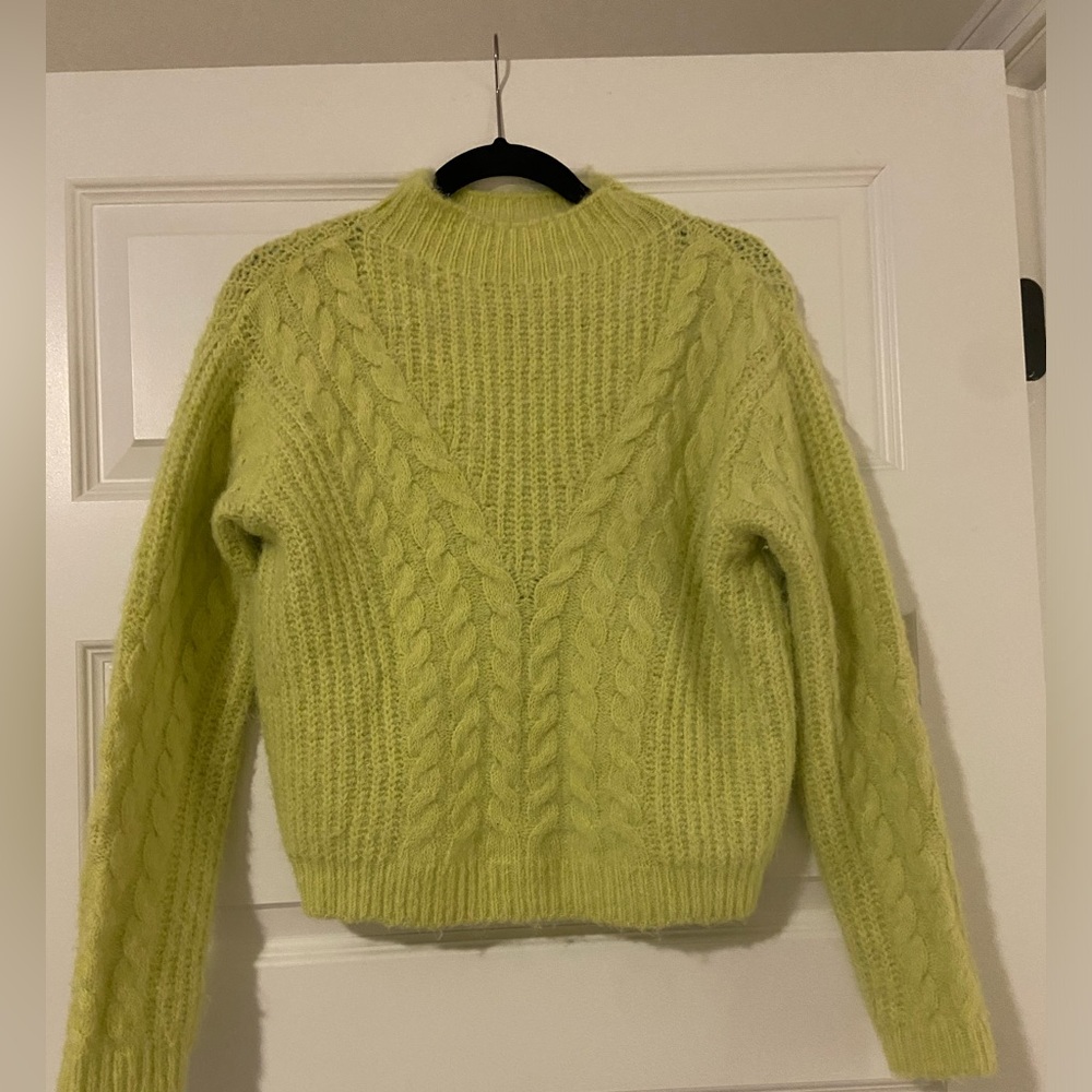 Universal thread co chartreuse sweater XS